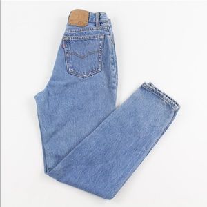 levi’s mom jeans